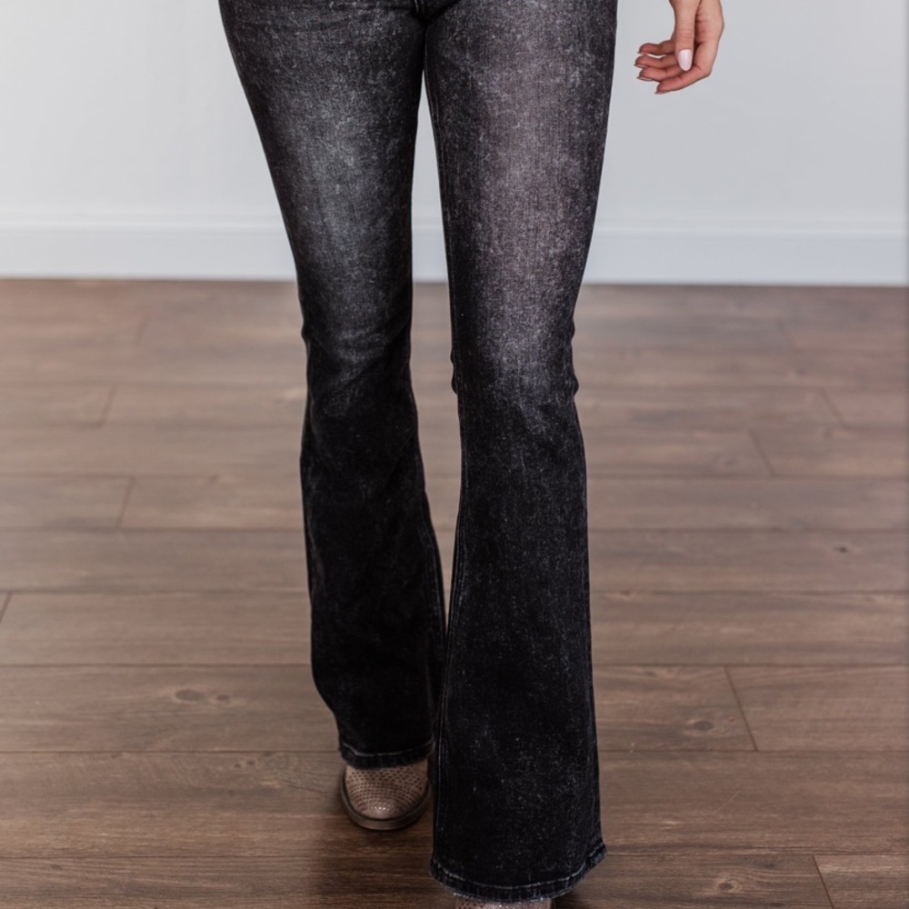 Vervet High Rise Flare - Bella Wash